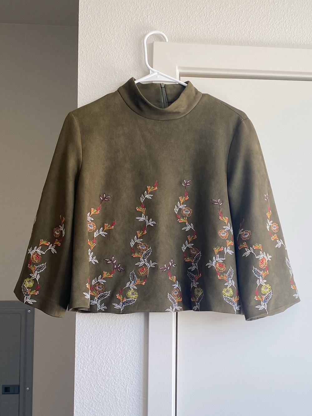 Olive Green Silk Cotton Floral Embroidered Swing Crop Boxy Top Sz S boho chic